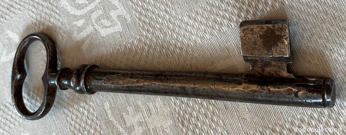 Antig&uuml;edades: ANTIGUA LLAVE DE FORJA, MIDE 17,2 CMS. DE LONGITUD - Foto 5