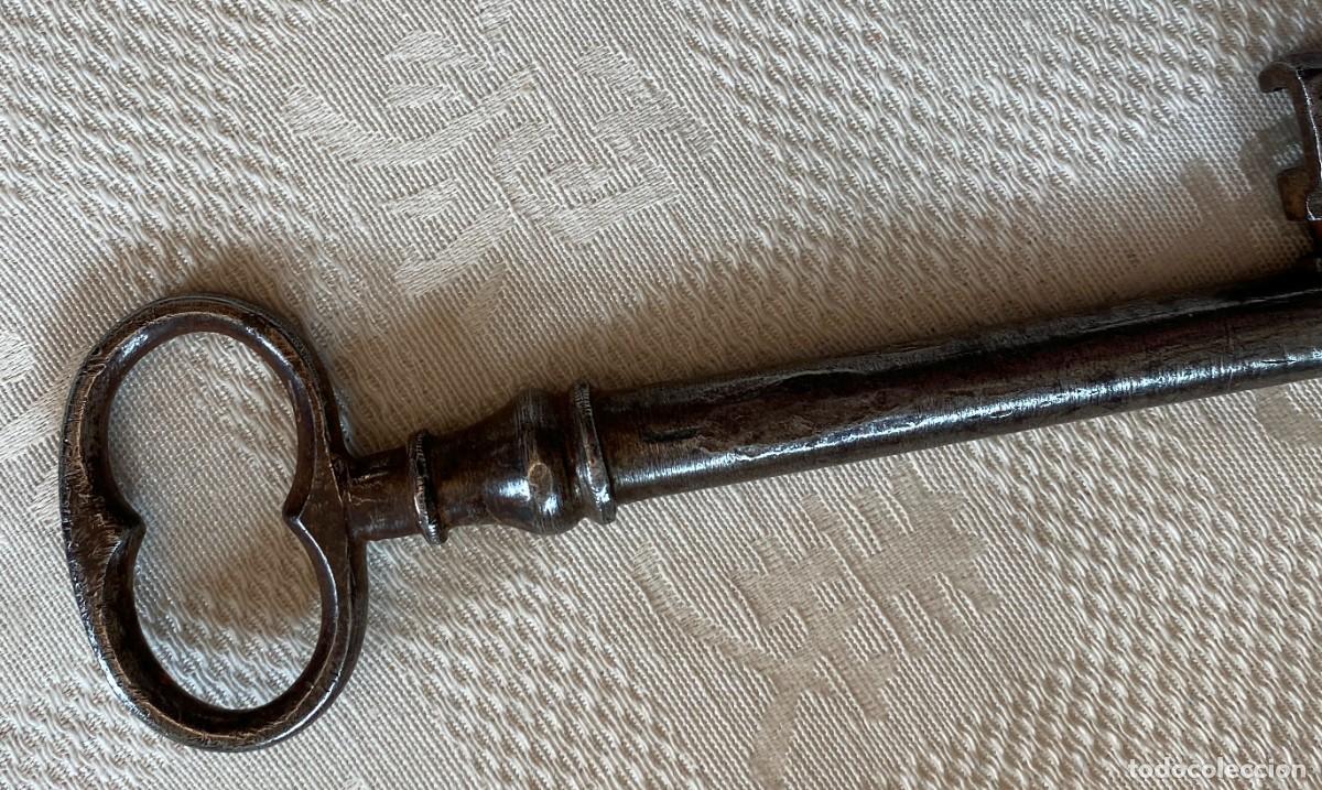 Antig&uuml;edades: ANTIGUA LLAVE DE FORJA, MIDE 17,2 CMS. DE LONGITUD - Foto 6