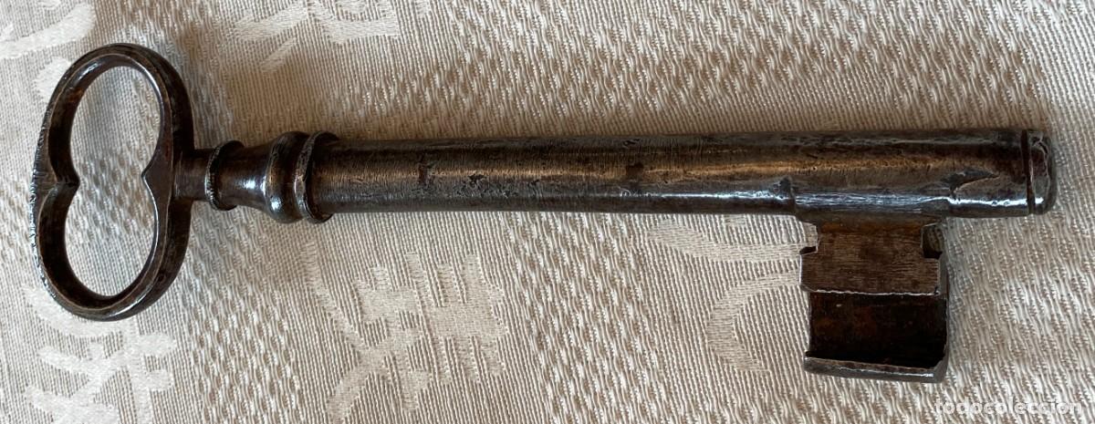 Antig&uuml;edades: ANTIGUA LLAVE DE FORJA, MIDE 17,2 CMS. DE LONGITUD - Foto 1