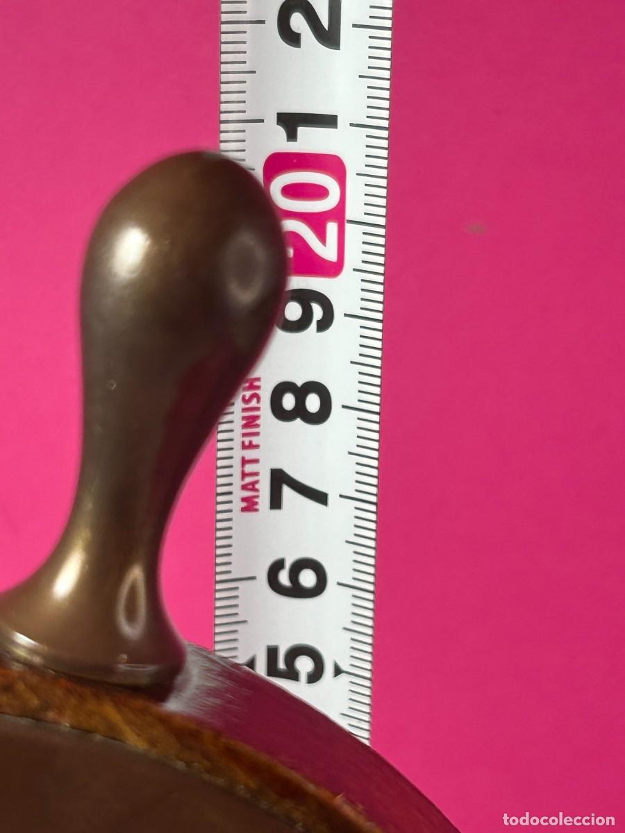 Antig&uuml;edades: ANTIGUA FIGURA TIMON DE BARCO DE MADERA Y BRONCE - Foto 5