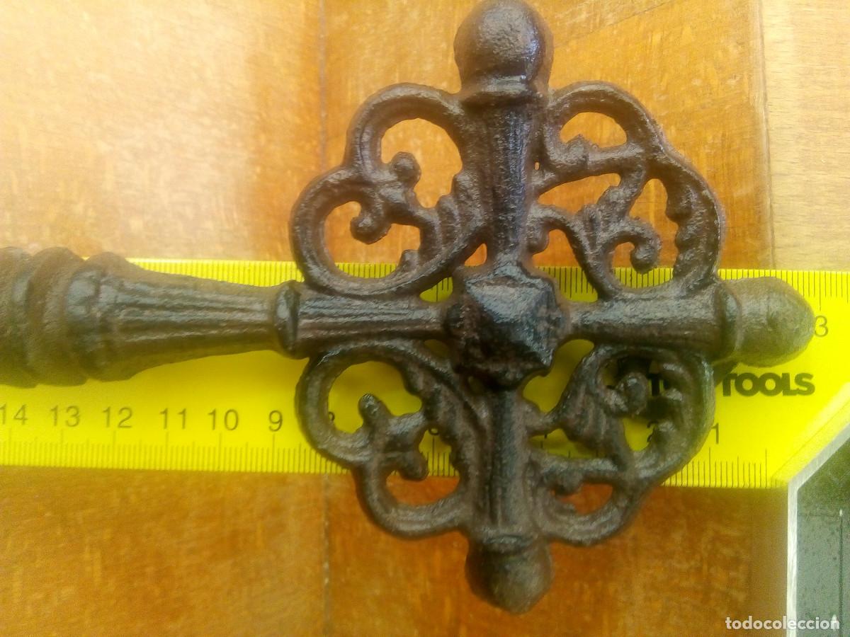 Antig&uuml;edades: LLAVE FORJA GRANDE Y PESADA - Foto 3