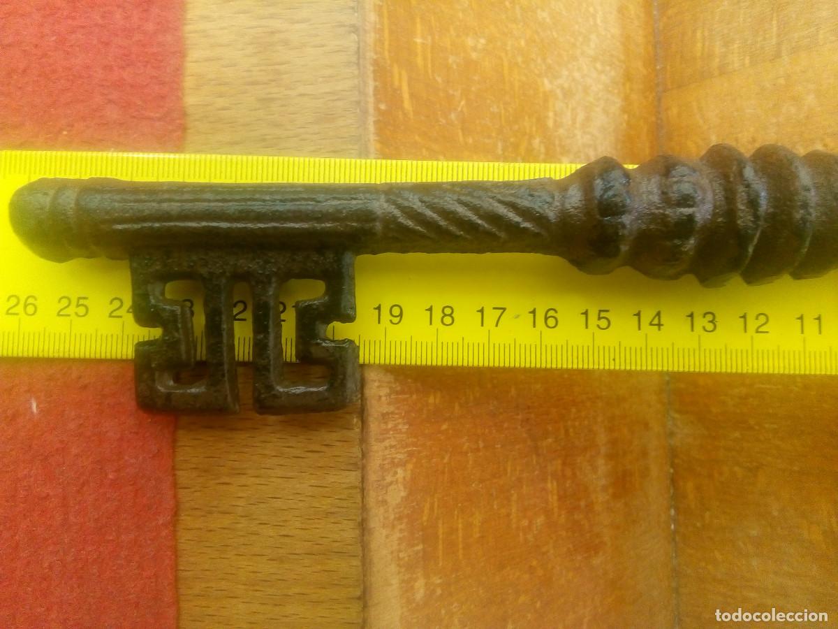 Antig&uuml;edades: LLAVE FORJA GRANDE Y PESADA - Foto 4