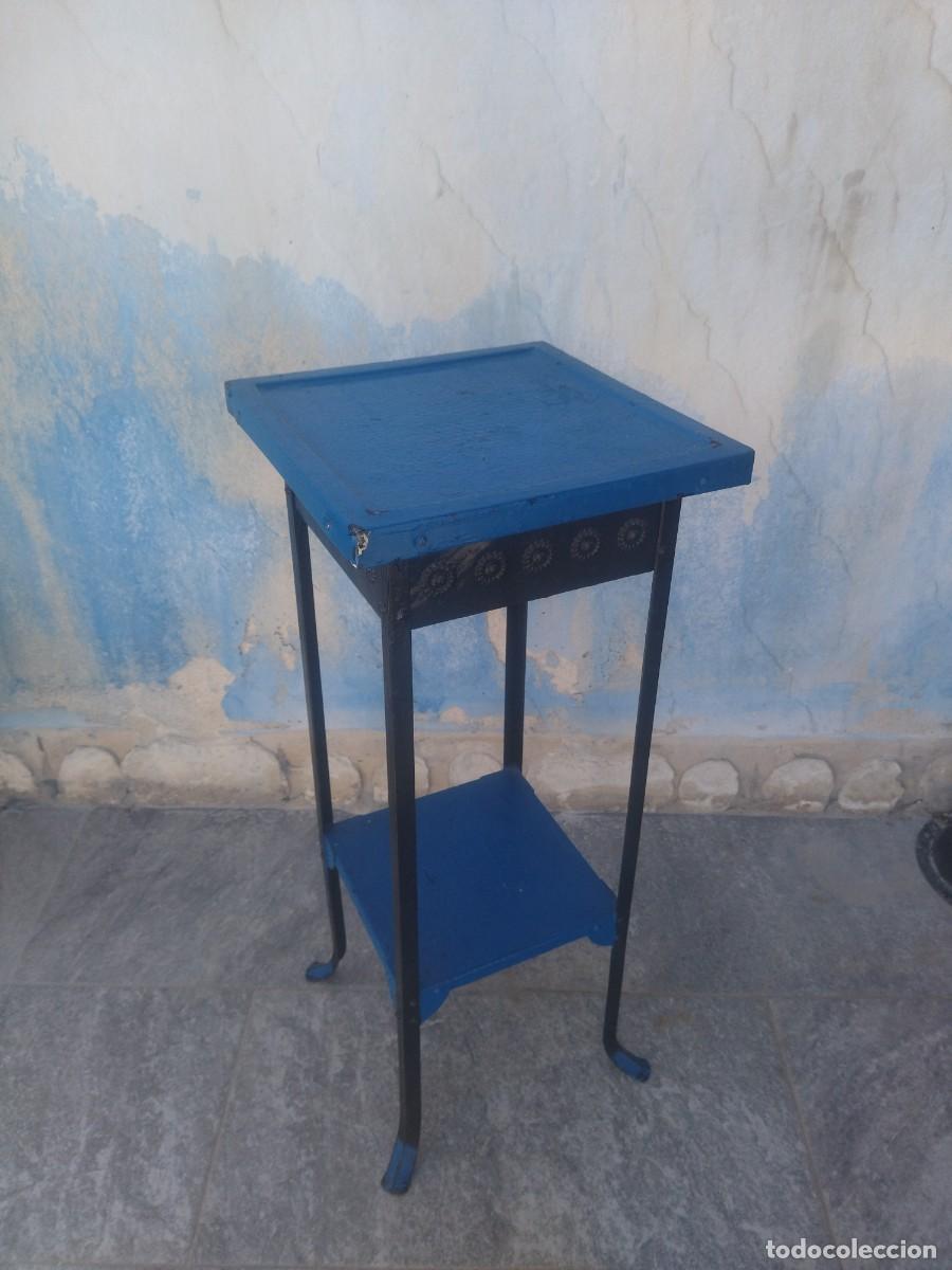 Antig&uuml;edades: Bonito pedestal hecho el forja y chapa. - Foto 2