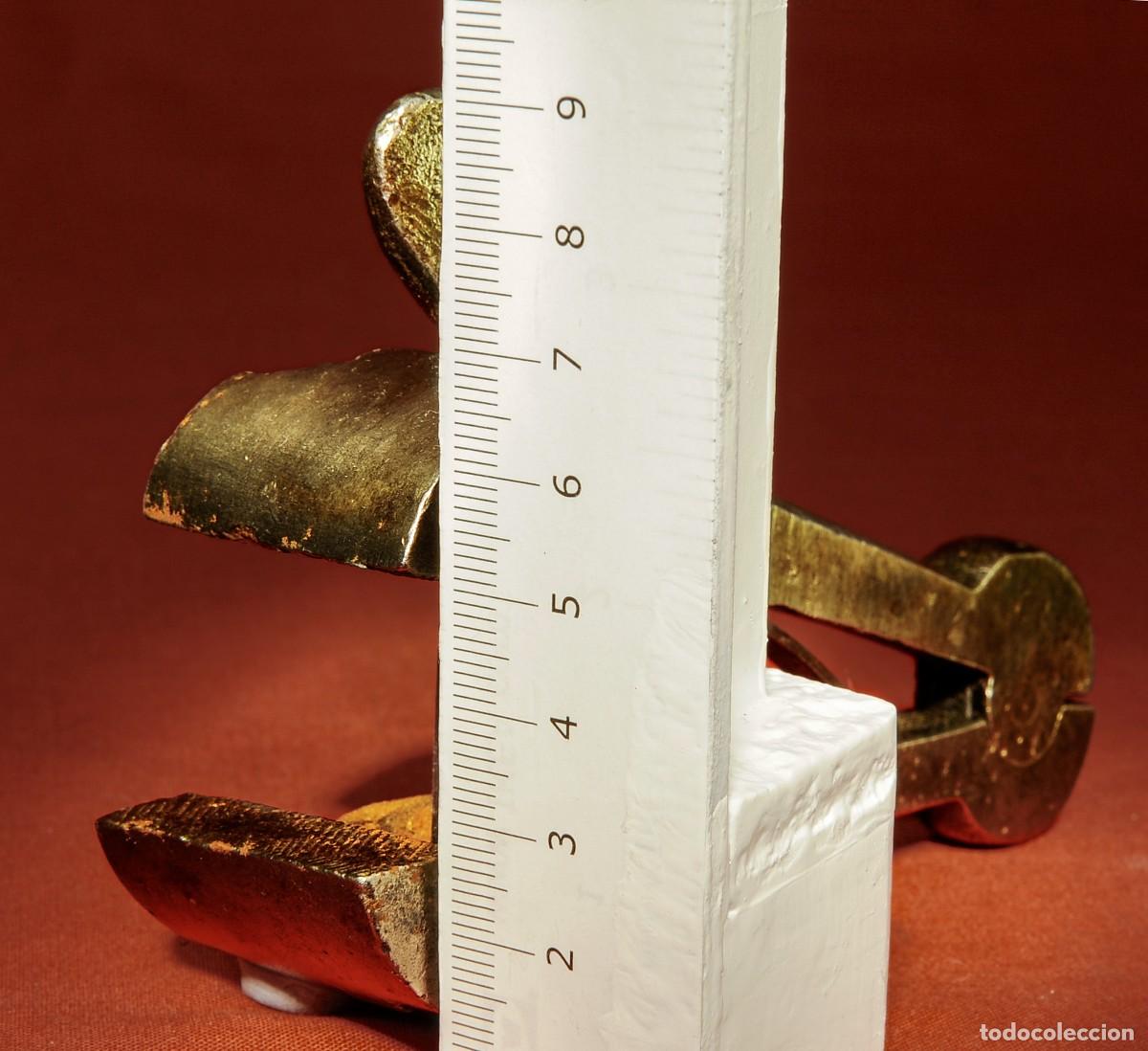 Antig&uuml;edades: Antiguo tornillo de apriete - Foto 3