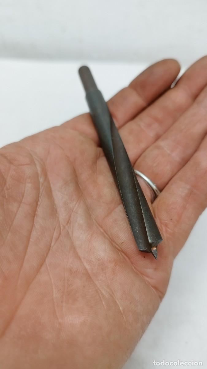 Antig&uuml;edades: Antigua herramienta de carpintero .Broca para taladro .A identificar - Foto 3