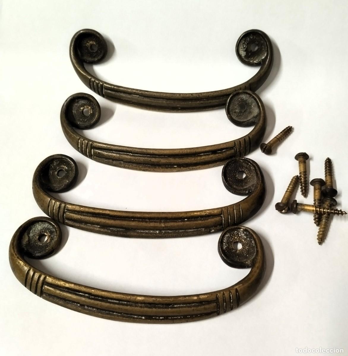 Antig&uuml;edades: 4 tiradores de bronce - Foto 1