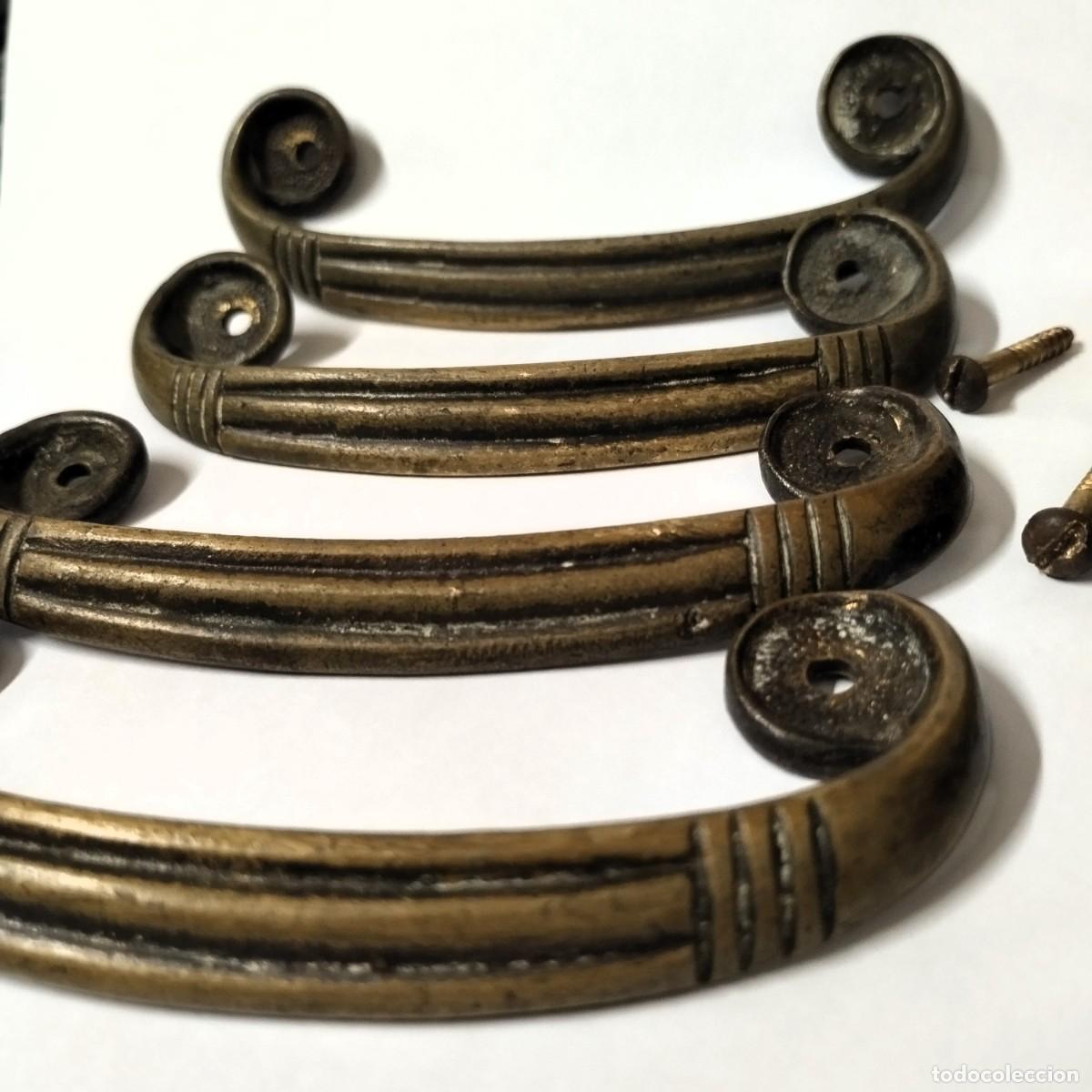 Antig&uuml;edades: 4 tiradores de bronce - Foto 3