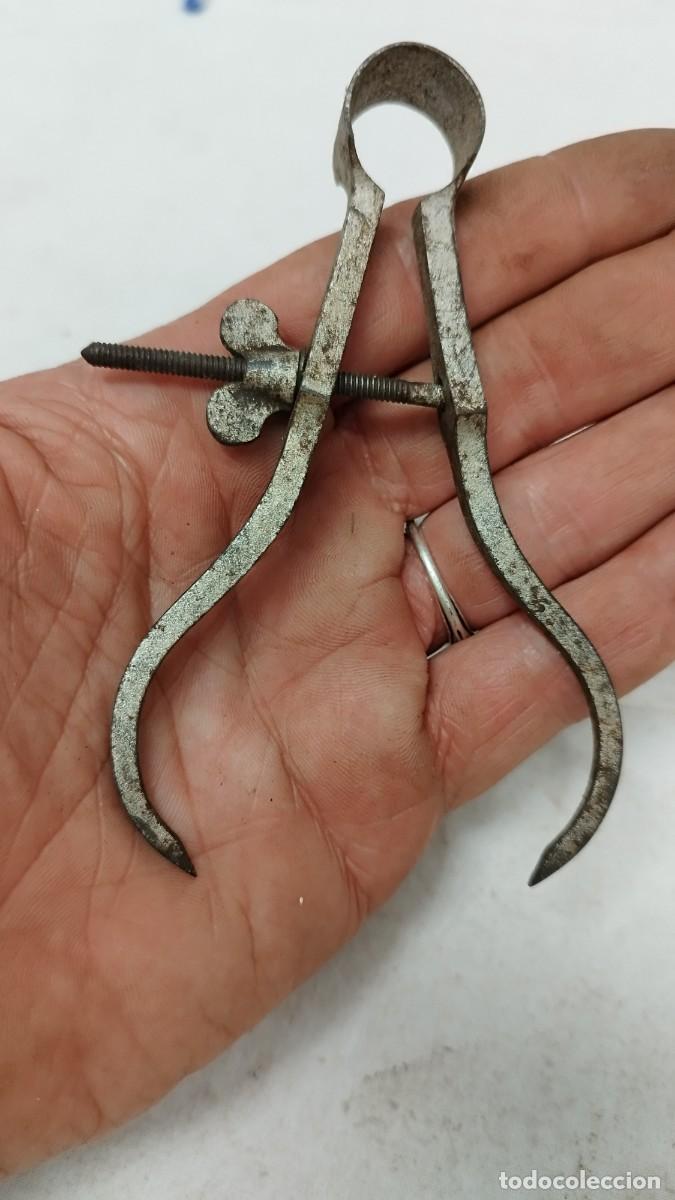 Antig&uuml;edades: Antigua herramienta,compas de mecanico o tornero de madera - Foto 3