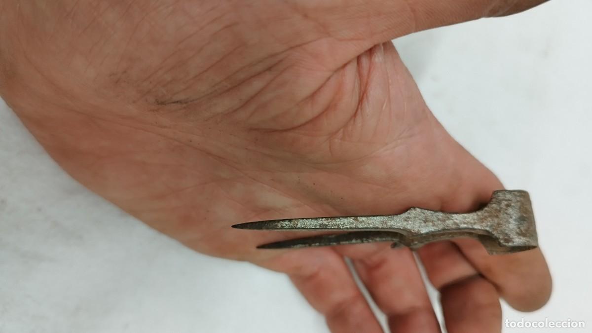 Antig&uuml;edades: Antiguo comp&aacute;s de carpintero, herramienta carpinter&iacute;a - Foto 4