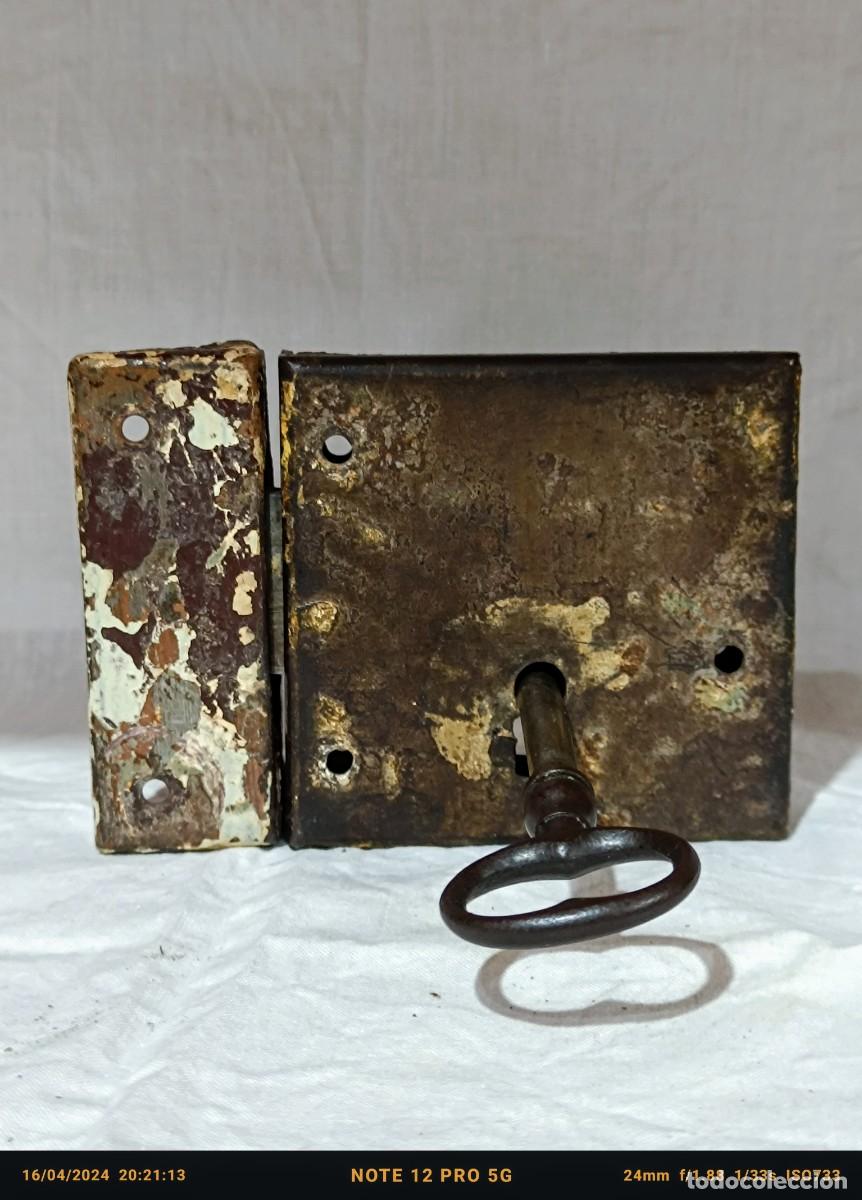 Antig&uuml;edades: Cerradura antigua... - Foto 1