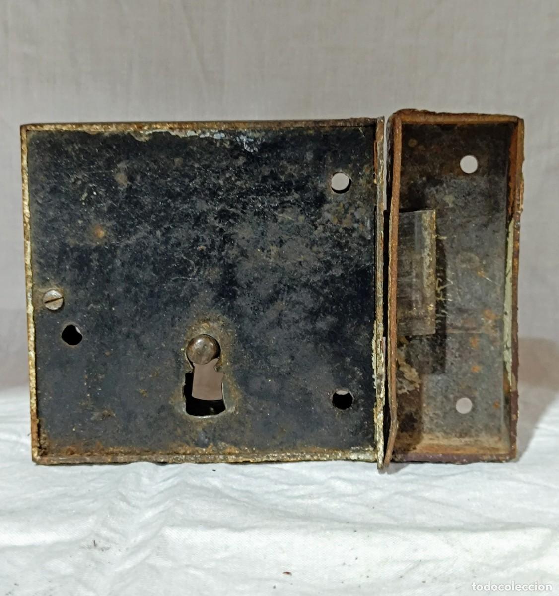 Antig&uuml;edades: Cerradura antigua... - Foto 2