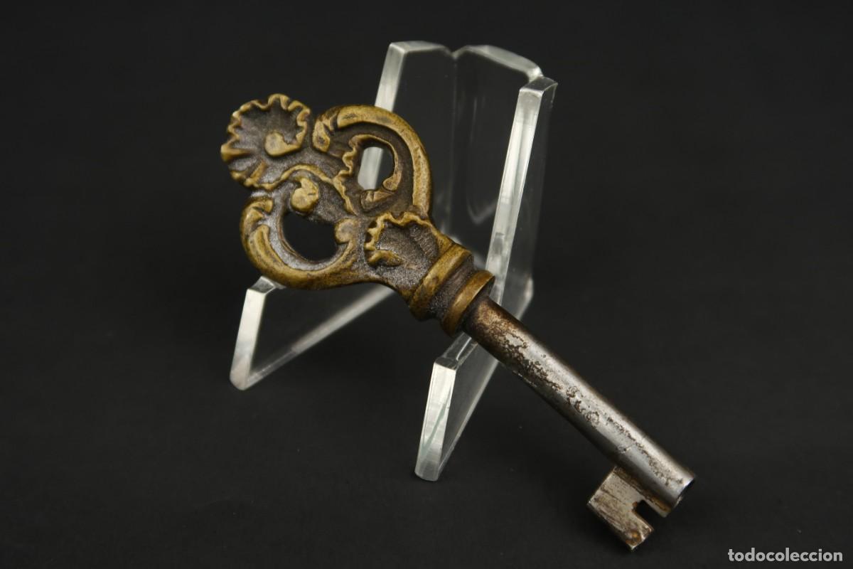 Antig&uuml;edades: Antigua Llave de Hierro y Bronce - Foto 1