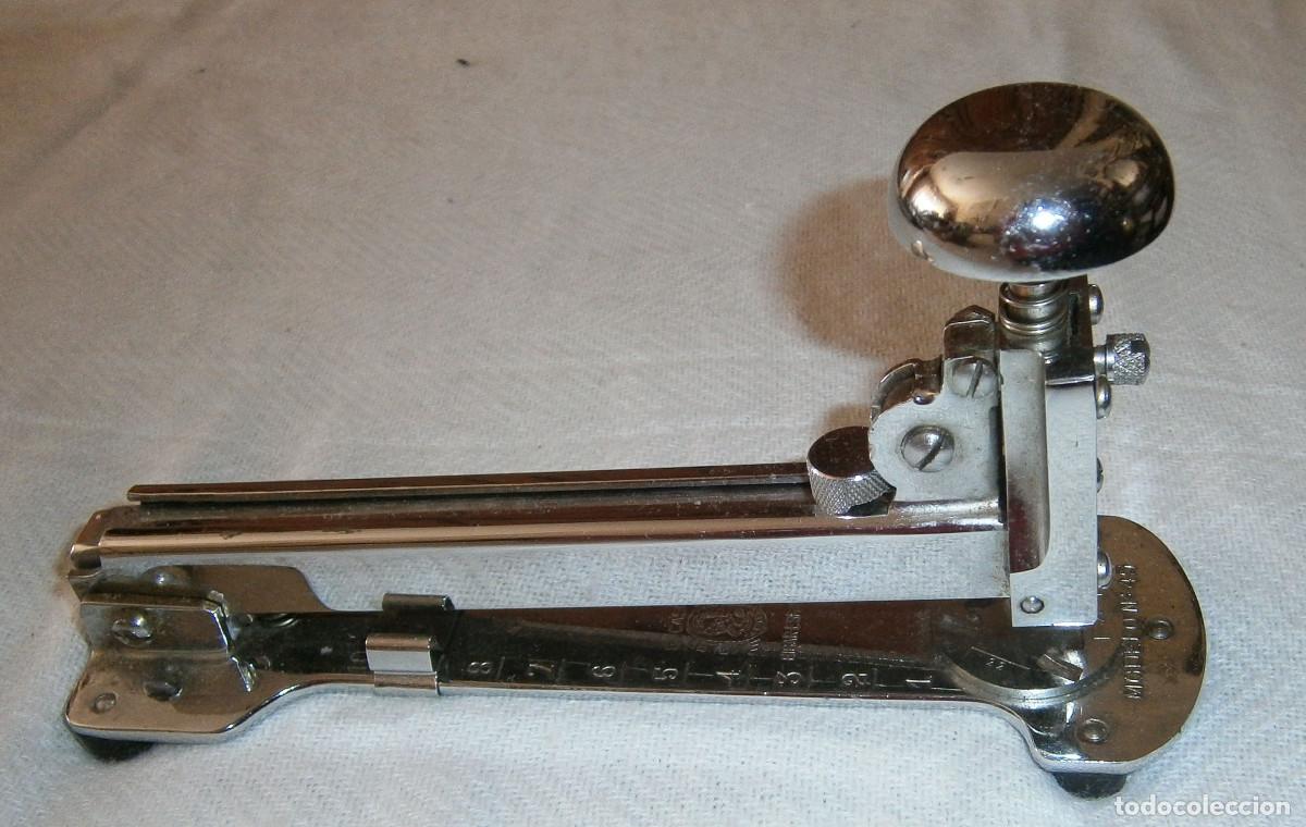 Antig&uuml;edades: grapadora de metal de la casa el casco de Eibar modelo n&ordm; 45 - Foto 1