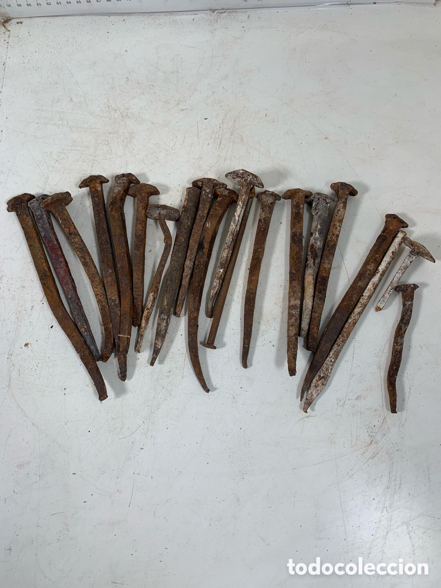 Antig&uuml;edades: 01_ Clavos de forja - Foto 1