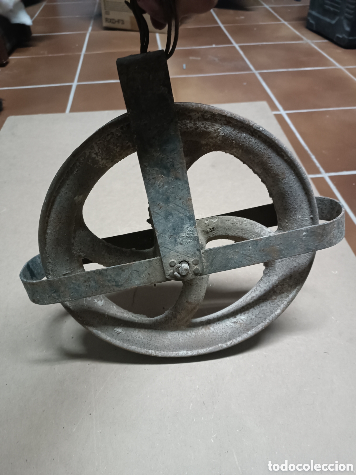 Antig&uuml;edades: ANTIGUA POLEA DE HIERRO FORJADO - Foto 2