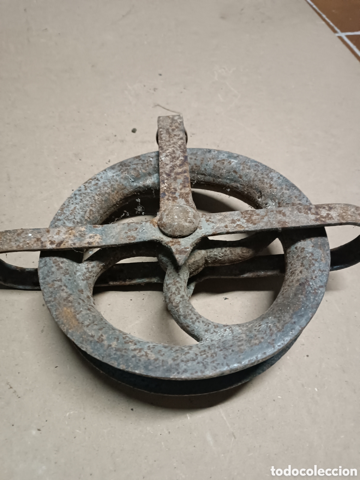 Antig&uuml;edades: ANTIGUA POLEA DE HIERRO FORJADO - Foto 2