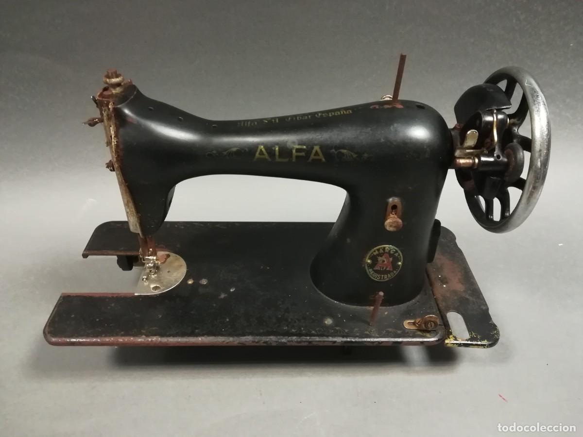 Antig&uuml;edades: MAQUINA DE COSER ALFA - Foto 1