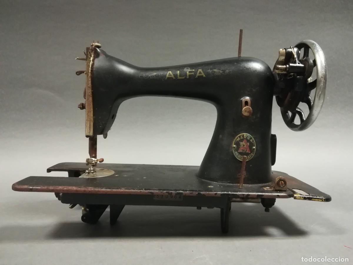 Antig&uuml;edades: MAQUINA DE COSER ALFA - Foto 2