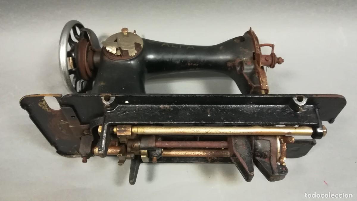 Antig&uuml;edades: MAQUINA DE COSER ALFA - Foto 10