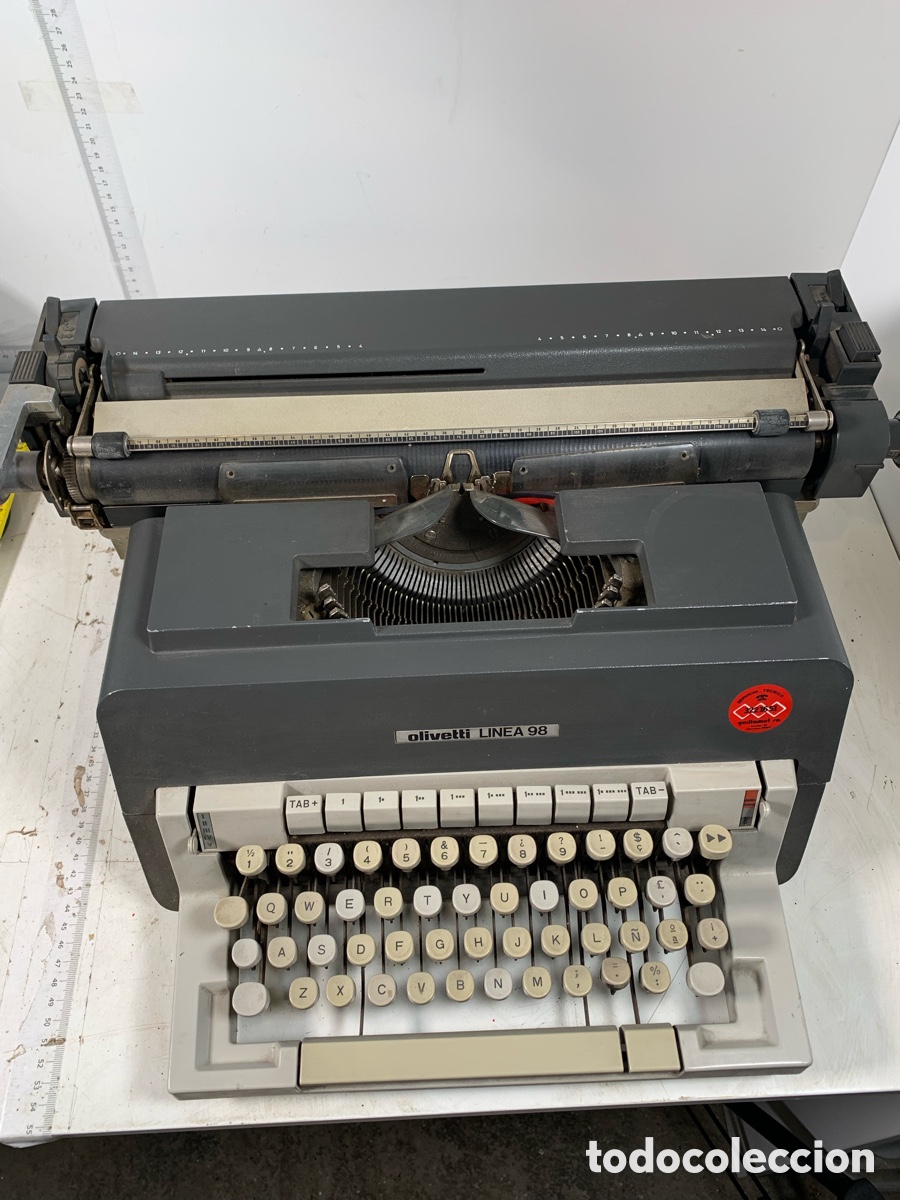Antig&uuml;edades: 01_Maquina de escribir Olivetti L&iacute;nea 98 - Foto 1