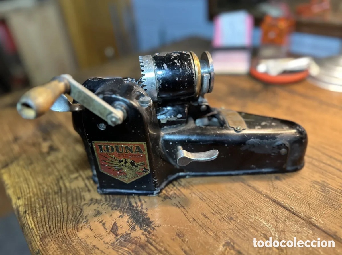 Antig&uuml;edades: Antiguo sacapuntas Iduna, modelo uno - Foto 1
