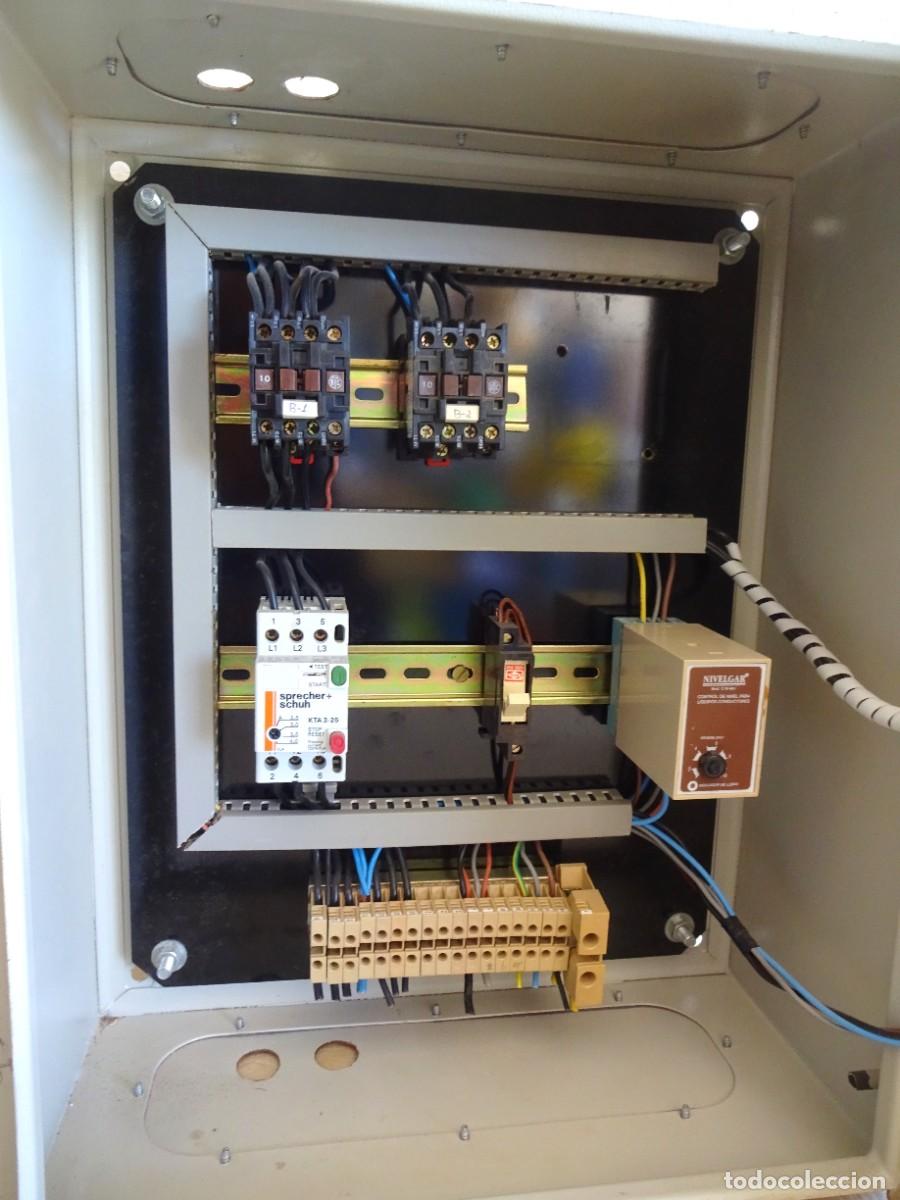 Antig&uuml;edades: caja electrica industrial con interruptores y componentes - Foto 7