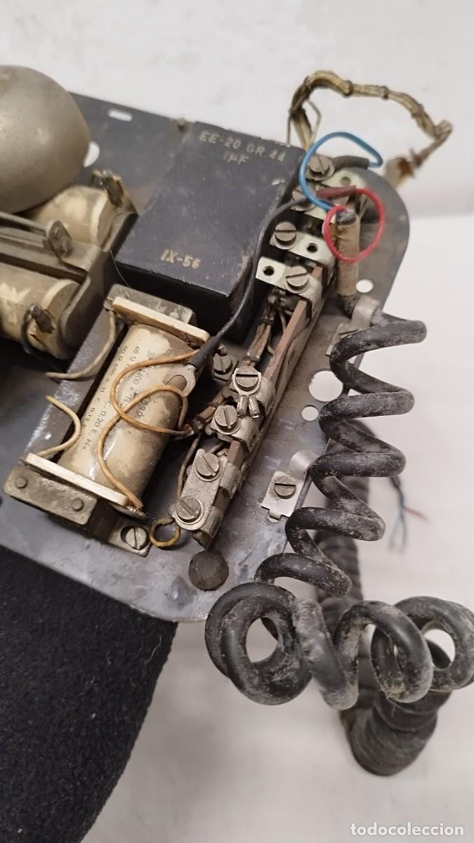 Tel&eacute;fonos: Maquinaria interior de un antiguo tel&eacute;fono de pared, - Foto 4