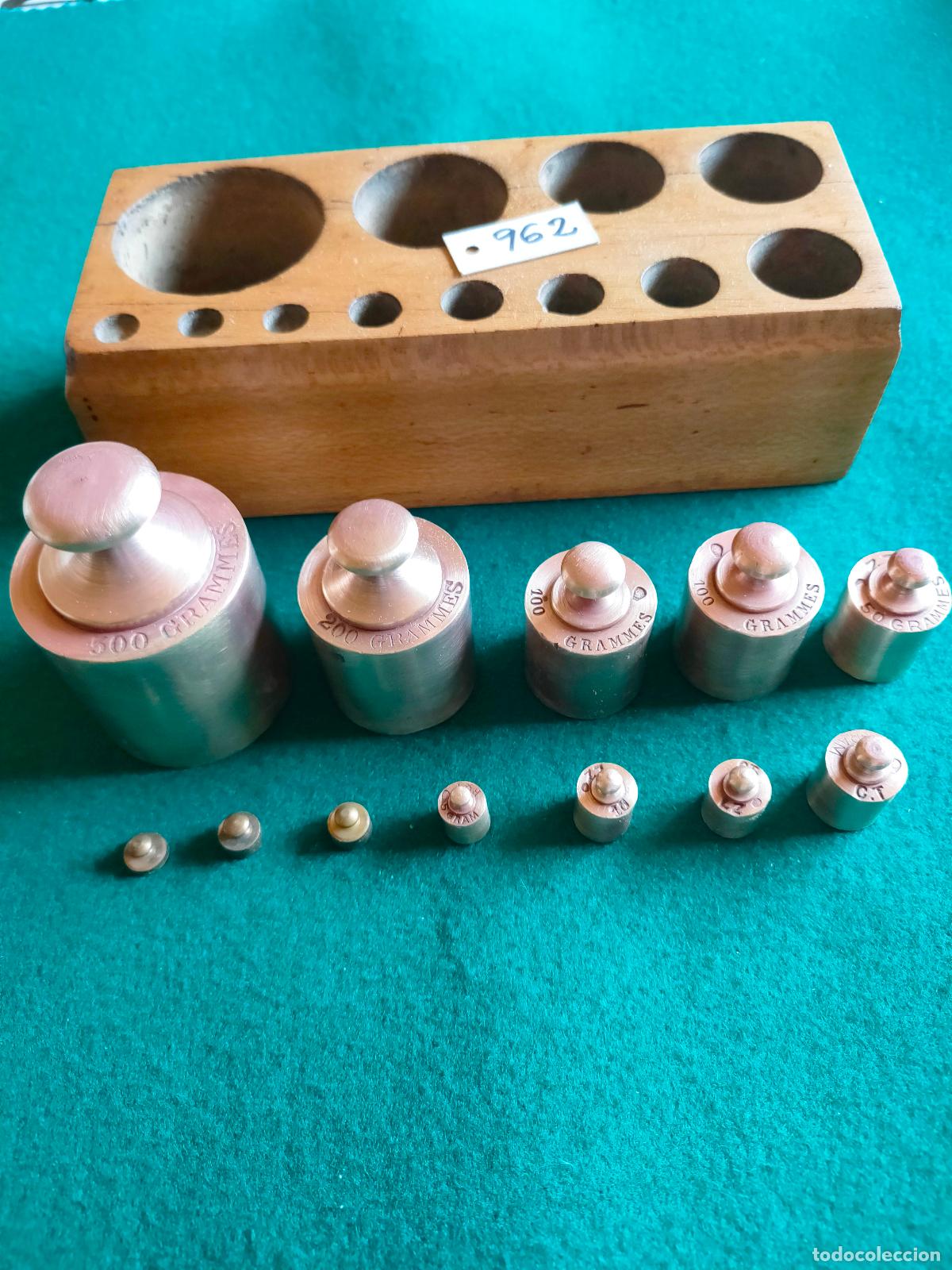 Antig&uuml;edades: ANTIGUA TABLA DE PESAS - Foto 2