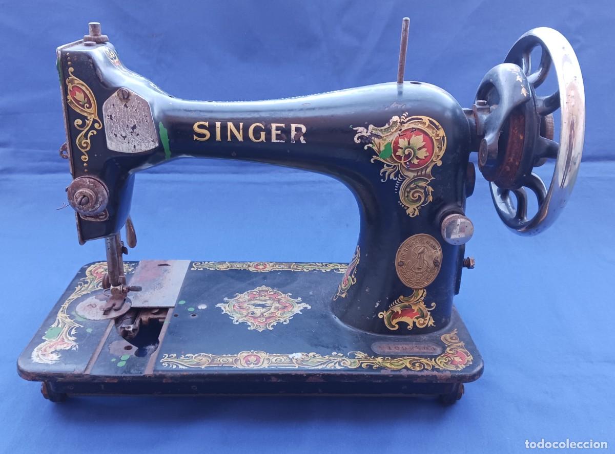 Antig&uuml;edades: Antigua maquina de coser Singer - Foto 1