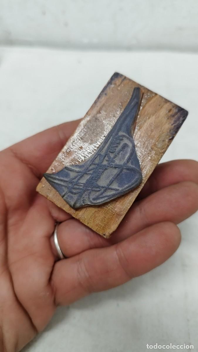 Antig&uuml;edades: Antiguo tamp&oacute;n de tinta de madera,a estudiar - Foto 2