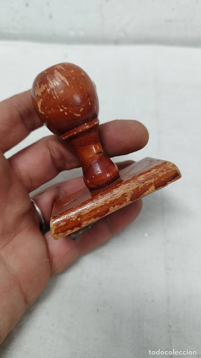 Antig&uuml;edades: Antiguo tamp&oacute;n de tinta de madera,a estudiar - Foto 3