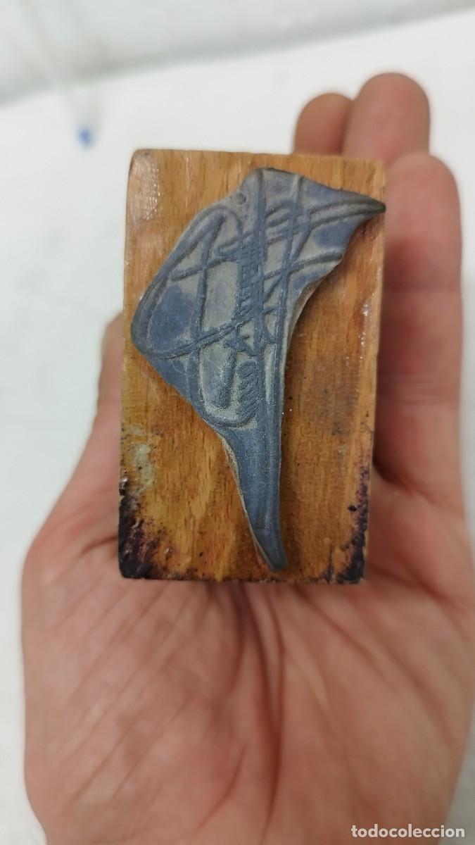 Antig&uuml;edades: Antiguo tamp&oacute;n de tinta de madera,a estudiar - Foto 7