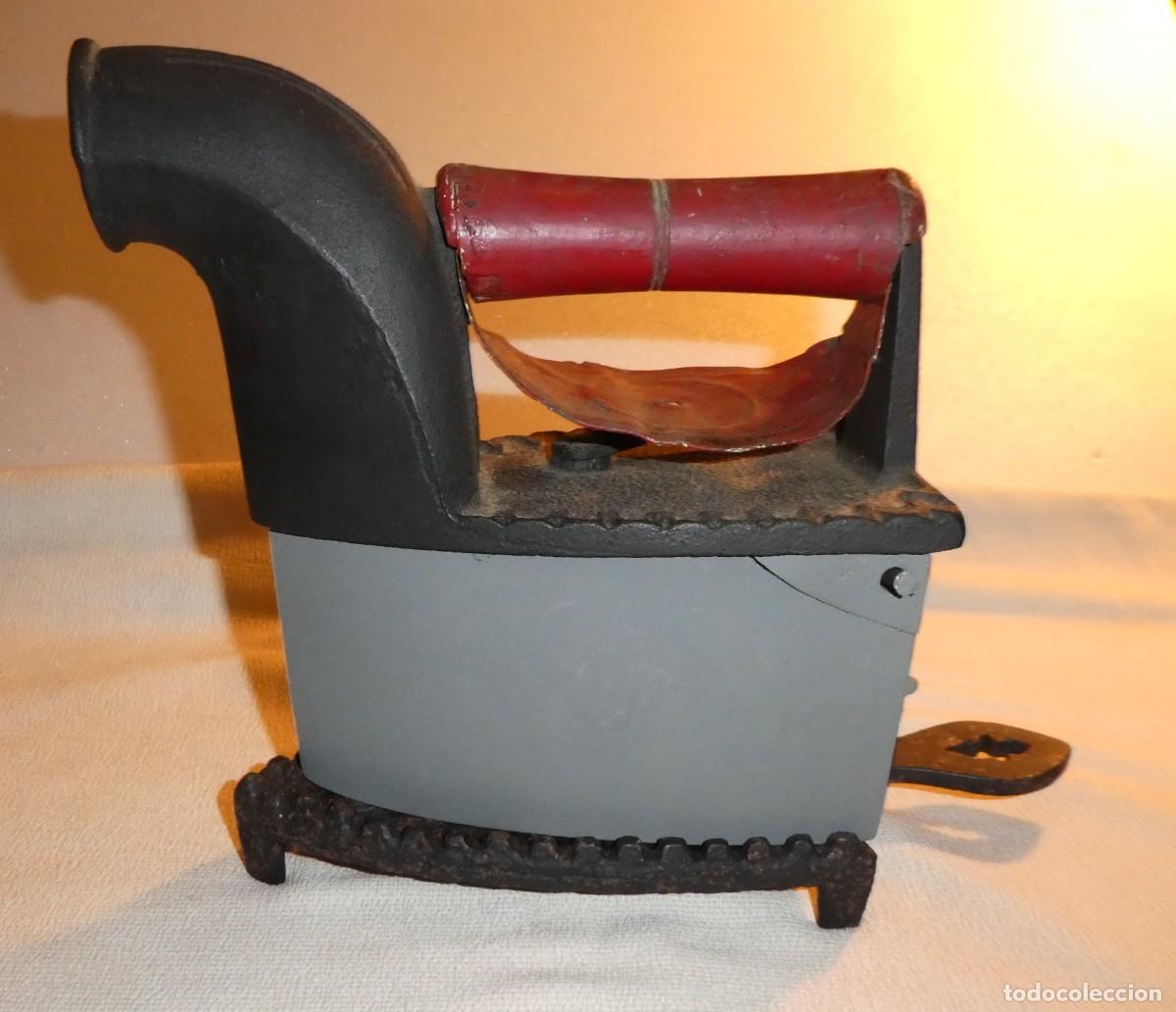 Antig&uuml;edades: PLANCHA CON CHIMENEA FRONTAL - Foto 2