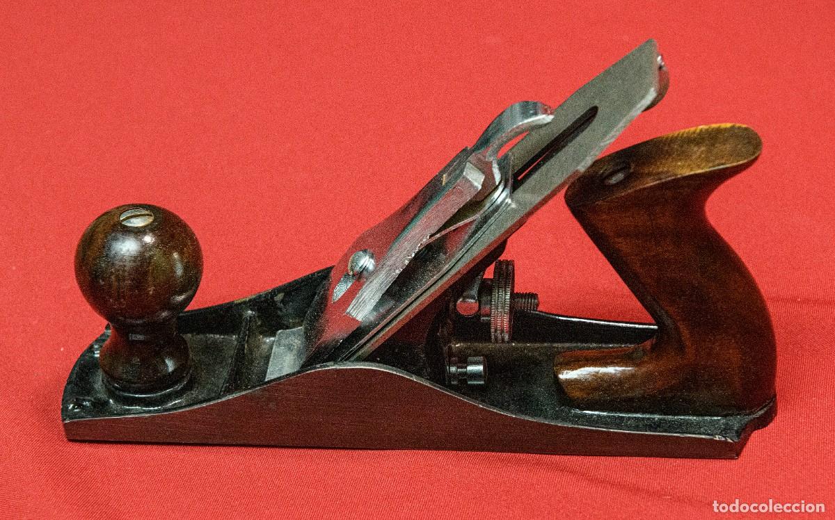 Antig&uuml;edades: Antiguo cepillo de carpinteriamet&aacute;lico - Foto 2