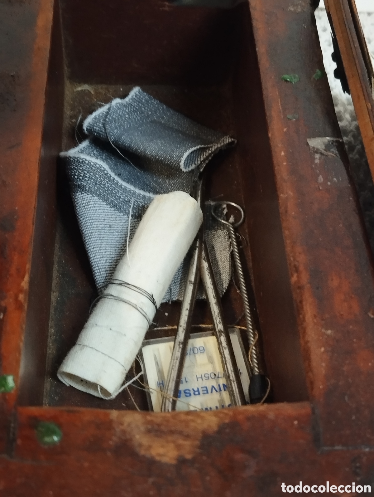 Antig&uuml;edades: Singer de maleta - Foto 15