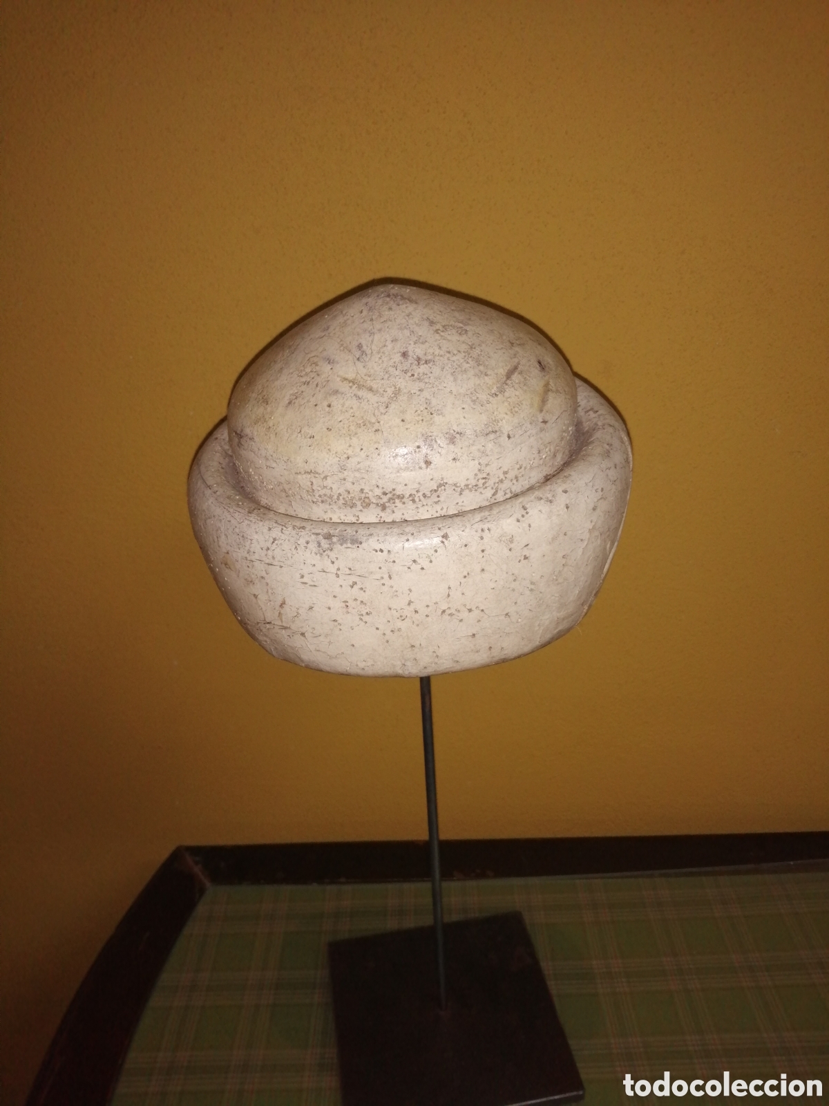 Antig&uuml;edades: Antigua horma de sombrero - Foto 1
