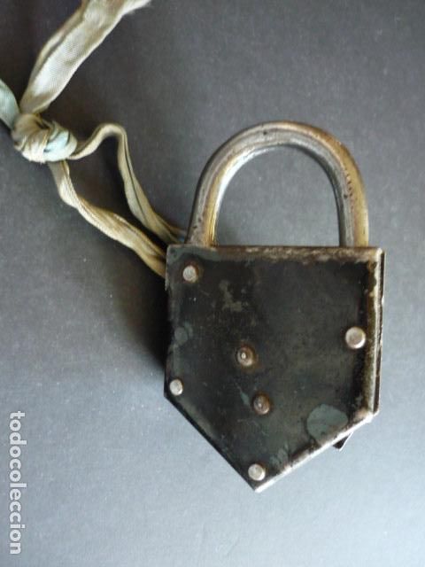 Antig&uuml;edades: ANTIGUO CANDADO CON LLAVE FUNCIONA 10 X 5 CMTS - Foto 2