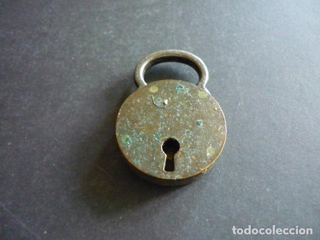Antig&uuml;edades: ANTIGUO CANDADO SIN LLAVE 3 X 4 CMTS - Foto 1