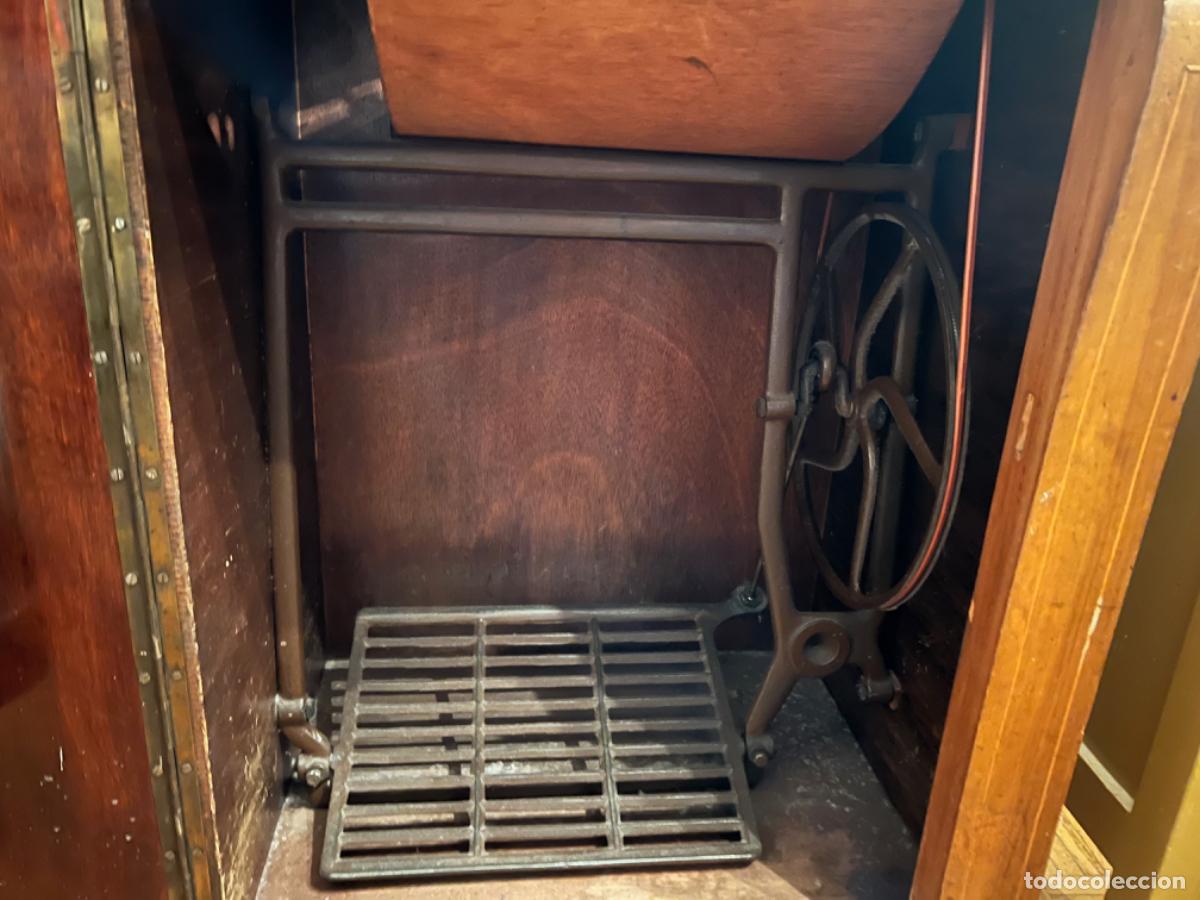Antig&uuml;edades: M&aacute;quina de coser Marca SIGMA modelo 100-6 - Foto 3