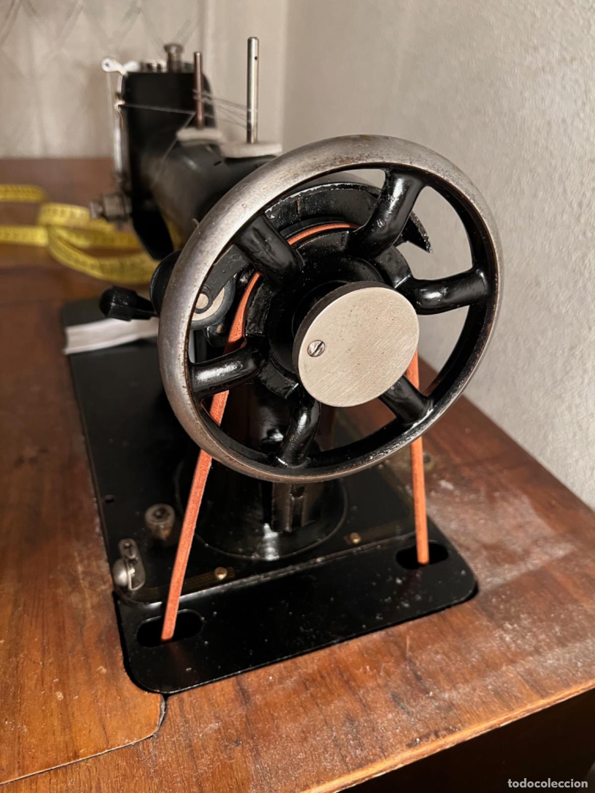 Antig&uuml;edades: M&aacute;quina de coser Marca SIGMA modelo 100-6 - Foto 4