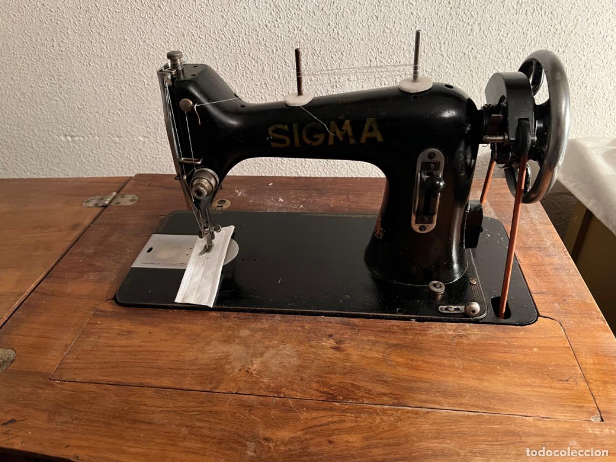 Antig&uuml;edades: M&aacute;quina de coser Marca SIGMA modelo 100-6 - Foto 1