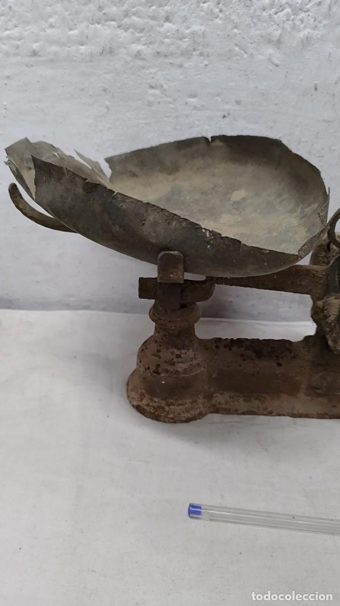 Antig&uuml;edades: Antigua gran balanza a restaurar - Foto 2