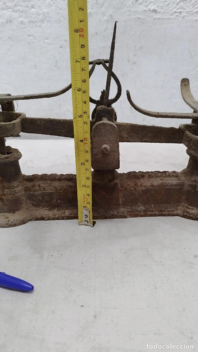 Antig&uuml;edades: Antigua gran balanza a restaurar - Foto 19