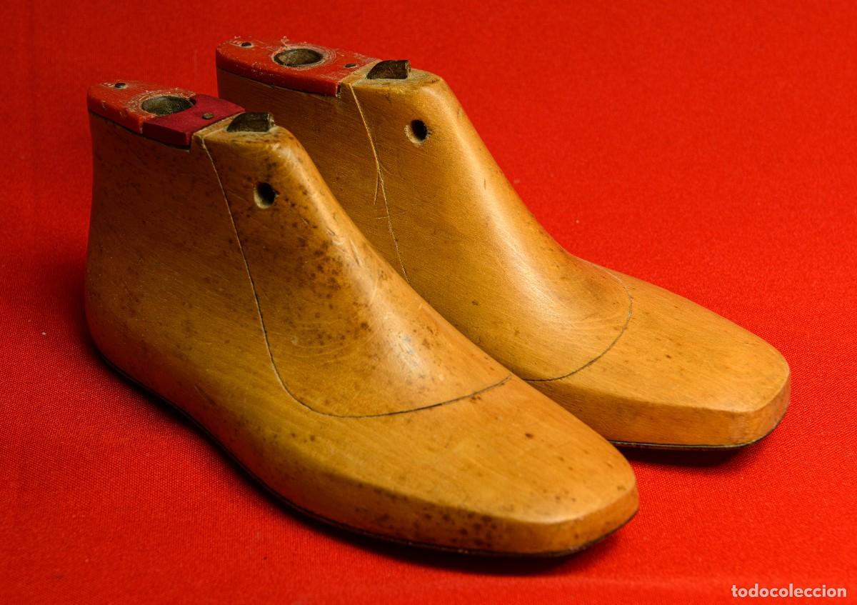 Antig&uuml;edades: Hormas peque&ntilde;as de madera de zapatero - Foto 1