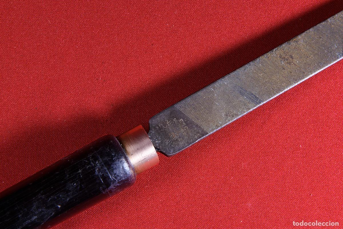 Antig&uuml;edades: Cuchilla forjada de una lima para tornear madera en un torno - Foto 3
