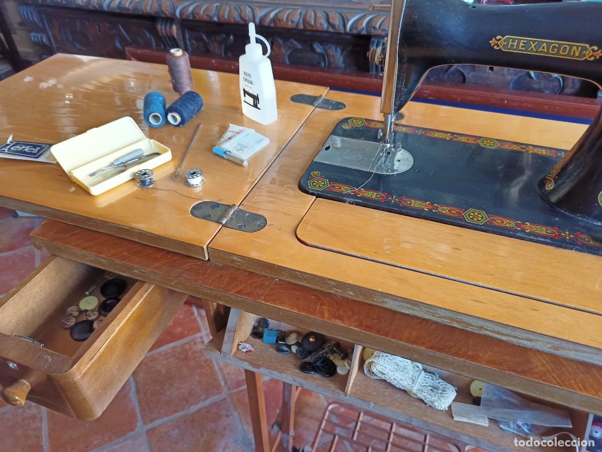 Antig&uuml;edades: Maquina de coser Hexagon, completa - Foto 3