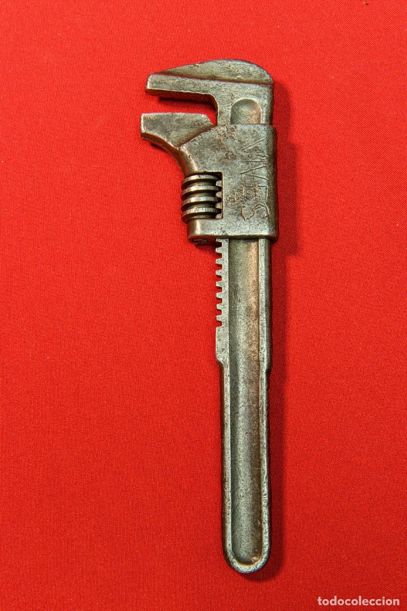 Antig&uuml;edades: Antigua llave Inglesa de 22,5 cm LR - Foto 2