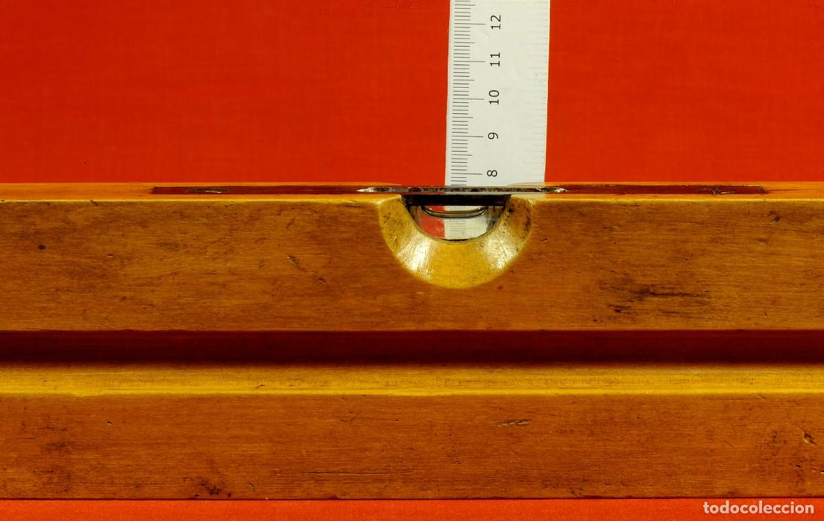 Antig&uuml;edades: Antiguo nivel de madera de 70 cm - Foto 2