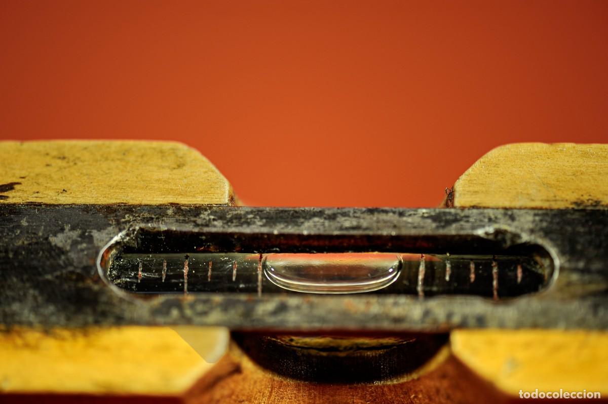 Antig&uuml;edades: Antiguo nivel de madera de 70 cm - Foto 4