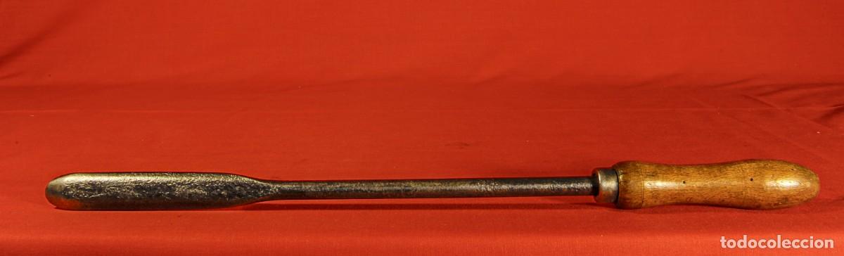 Antig&uuml;edades: Antigua Gubia para Torno de madera de 48 cm - Foto 1